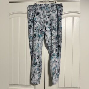 Lululemon Unlimit High-Rise Tight 25" in Kaleidofloral Multi